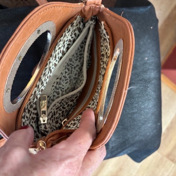 Flower handbag/shoulder- NEW never used - Picture 4 of 4